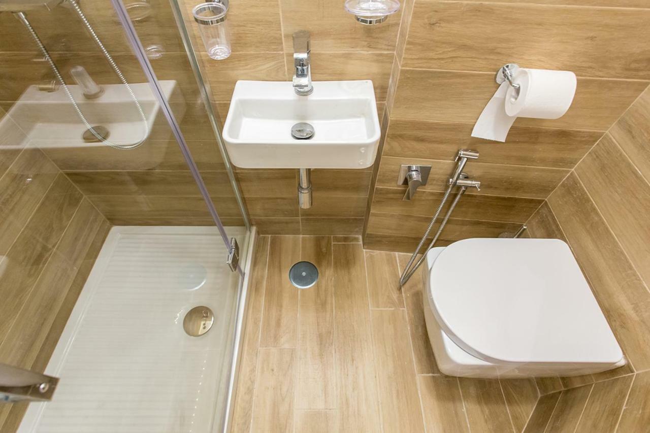 Giulia Apartment Rome Bagian luar foto